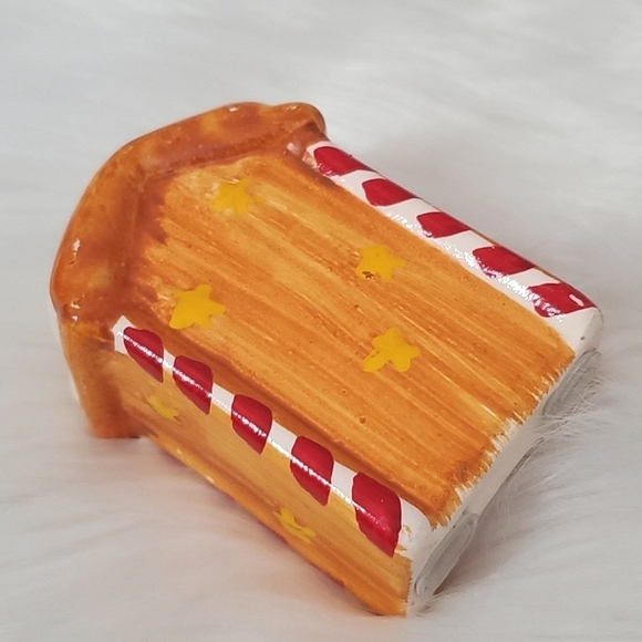 Vintage Christmas Santa Claus Nutcracker North Pole Salt & Pepper Shakers - Picture 11 of 16